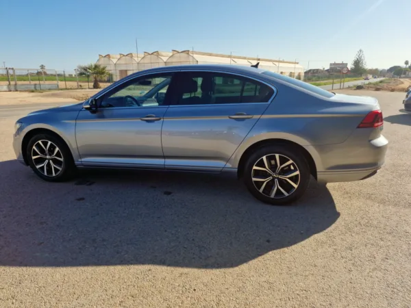 VOLKSWAGEN PASSAT 2.0 TDI 150CV - Imagen 6