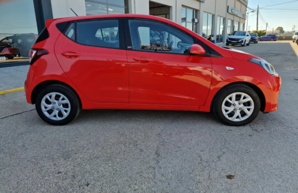 HYUNDAI i10 1.0 67CV - Imagen 4