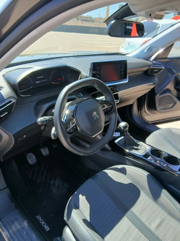 PEUGEOT 2008 1.5 HDI 110CV - Imagen 5