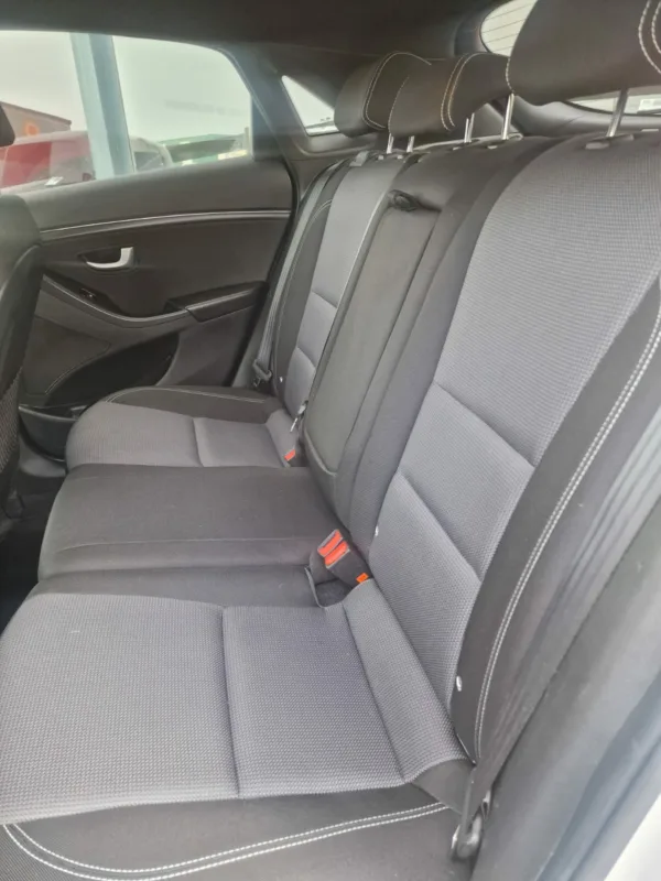 HYUNDAI I30 1.6 110CV - Imagen 7