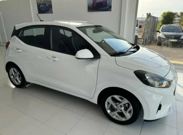 HYUNDAI i10 KLASS 1.0 67CV - Imagen 5