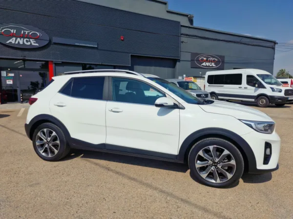 KIA STONIC 1.6 CRDI 115CV - Imagen 3