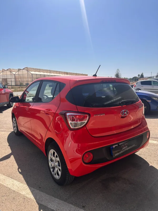 HYUNDAI I10 1.0 67CV - Imagen 4