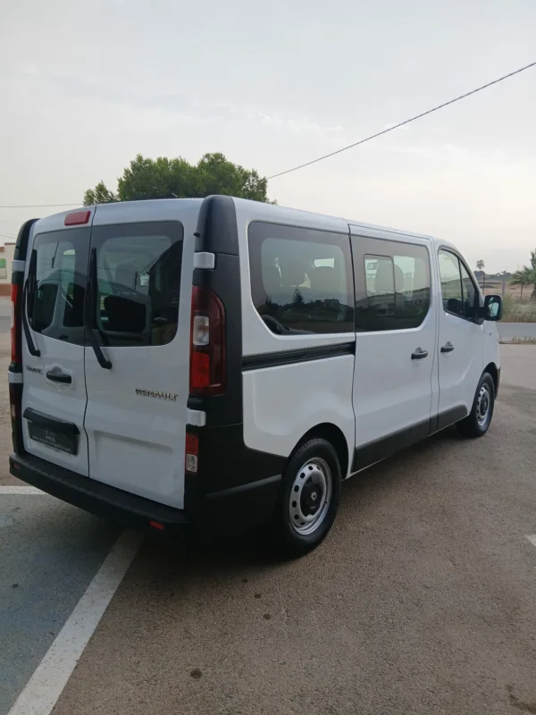 RENAULT TRAFIC 1.6 DCI 120CV 9 PLAZAS - Imagen 3