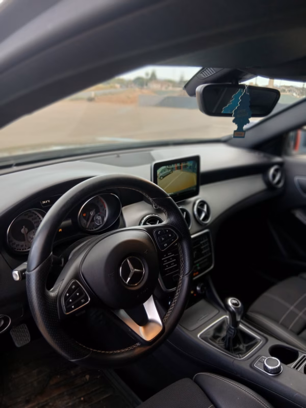 MERCEDES-BENZ GLA 200d 2.1 136CV - Imagen 4