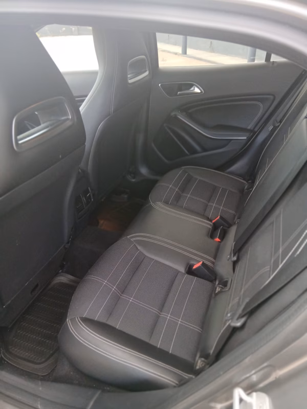 MERCEDES-BENZ GLA 200d 2.1 136CV - Imagen 6