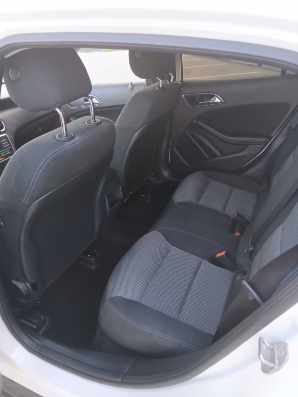 MERCEDES-BENZ GLA 200d 2.1 136CV AUTOMATICO - Imagen 6