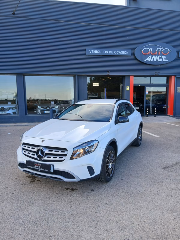 MERCEDES-BENZ GLA 200d 2.1 136CV AUTOMATICO