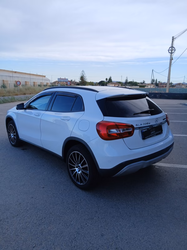 MERCEDES-BENZ GLA 200d 2.1 136CV AUTOMATICO - Imagen 3
