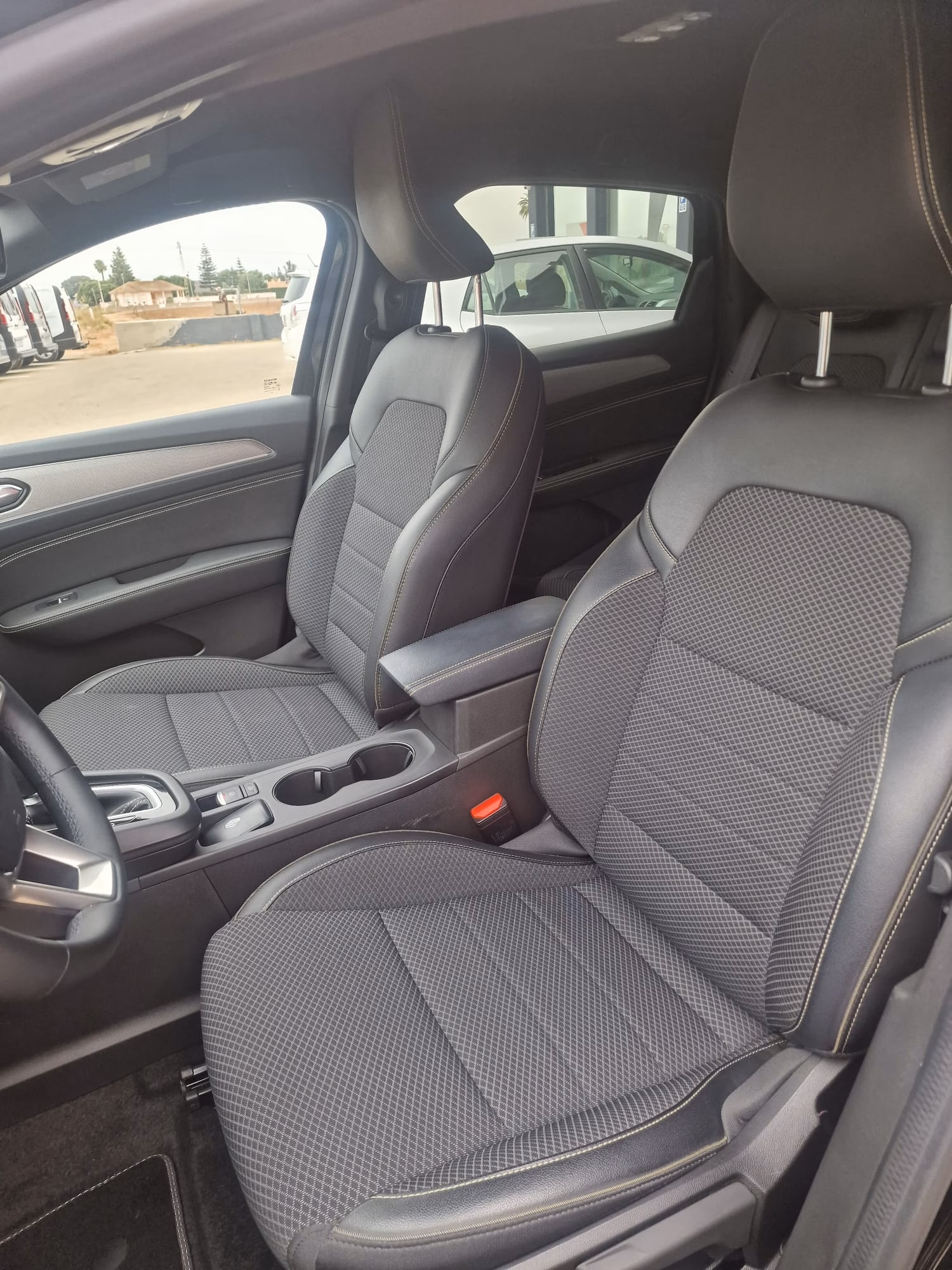 RENAULT ARKANA TECHNO MILD HYBRID 140CV ETIQUETA ECO AUTOMATICO - Imagen 6