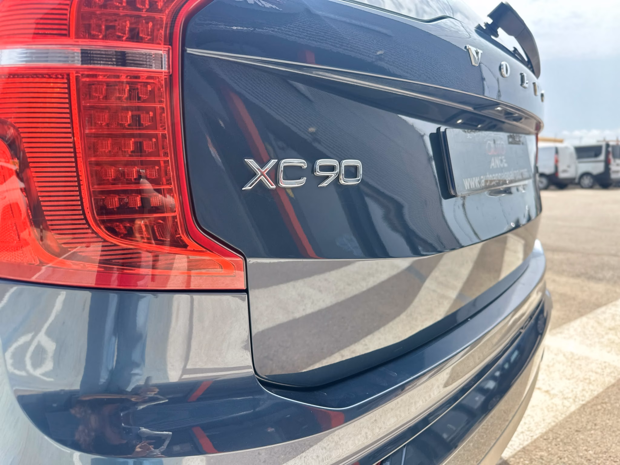 VOLVO XC90 D5 AWD 2.0 235CV AUTOMATICO 7 PLAZAS - Imagen 9