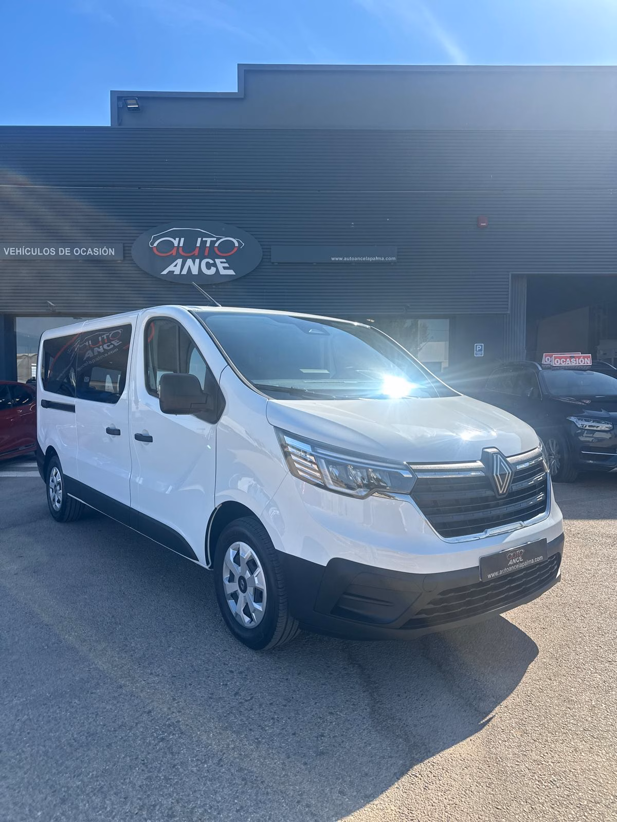 RENAULT TRAFIC 2.0 DCI 110CV L2H1 9 PLAZAS - Imagen 3