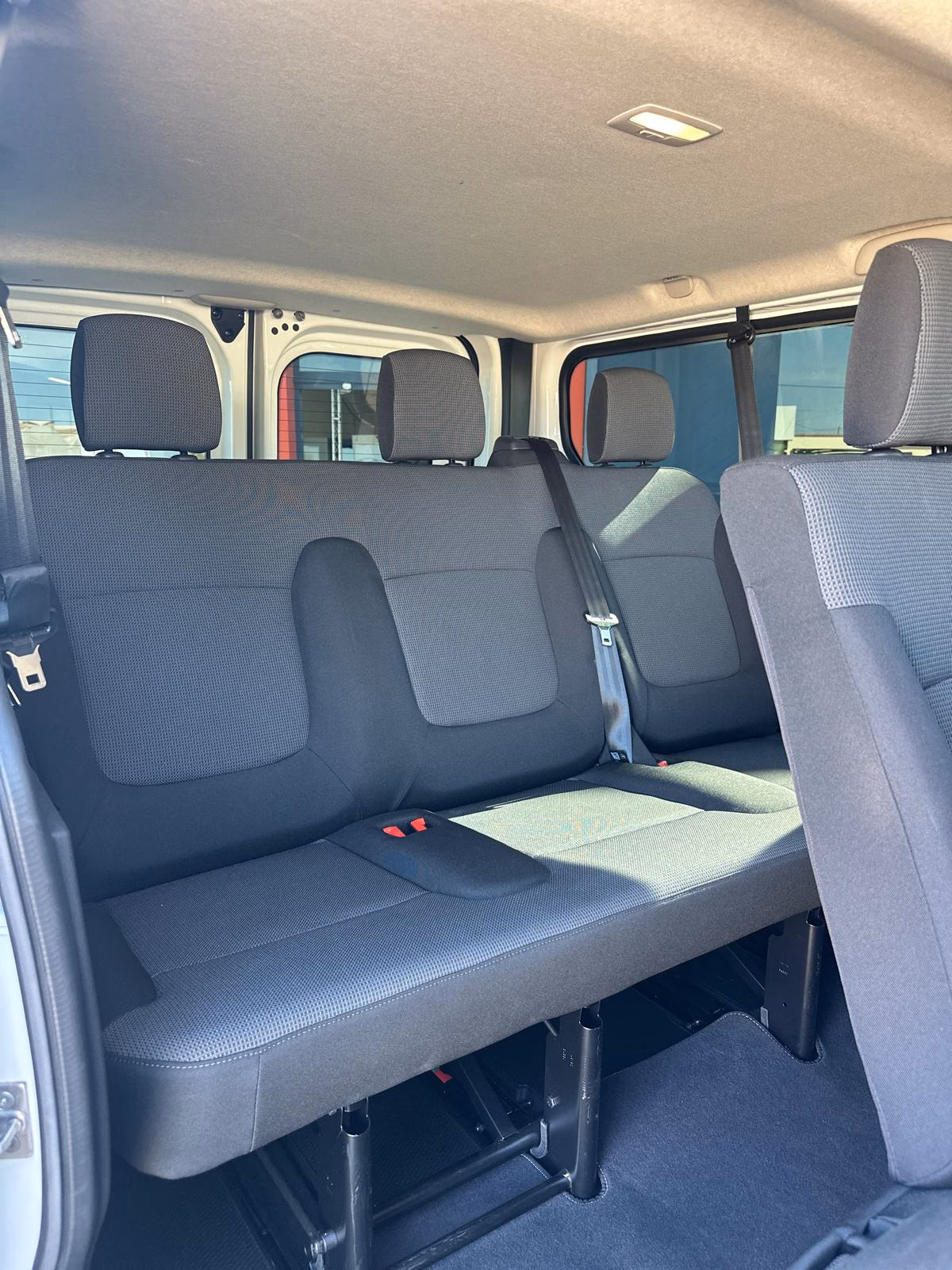 RENAULT TRAFIC 2.0 DCI 110CV L2H1 9 PLAZAS - Imagen 15