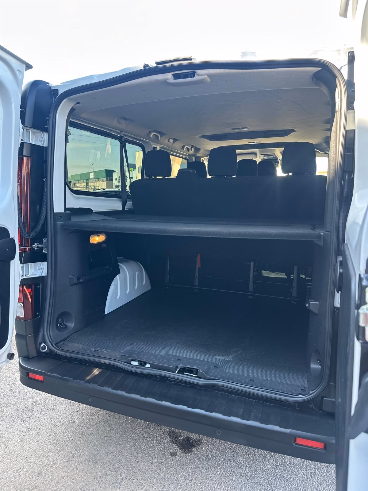 RENAULT TRAFIC 2.0 DCI 110CV L2H1 9 PLAZAS - Imagen 8