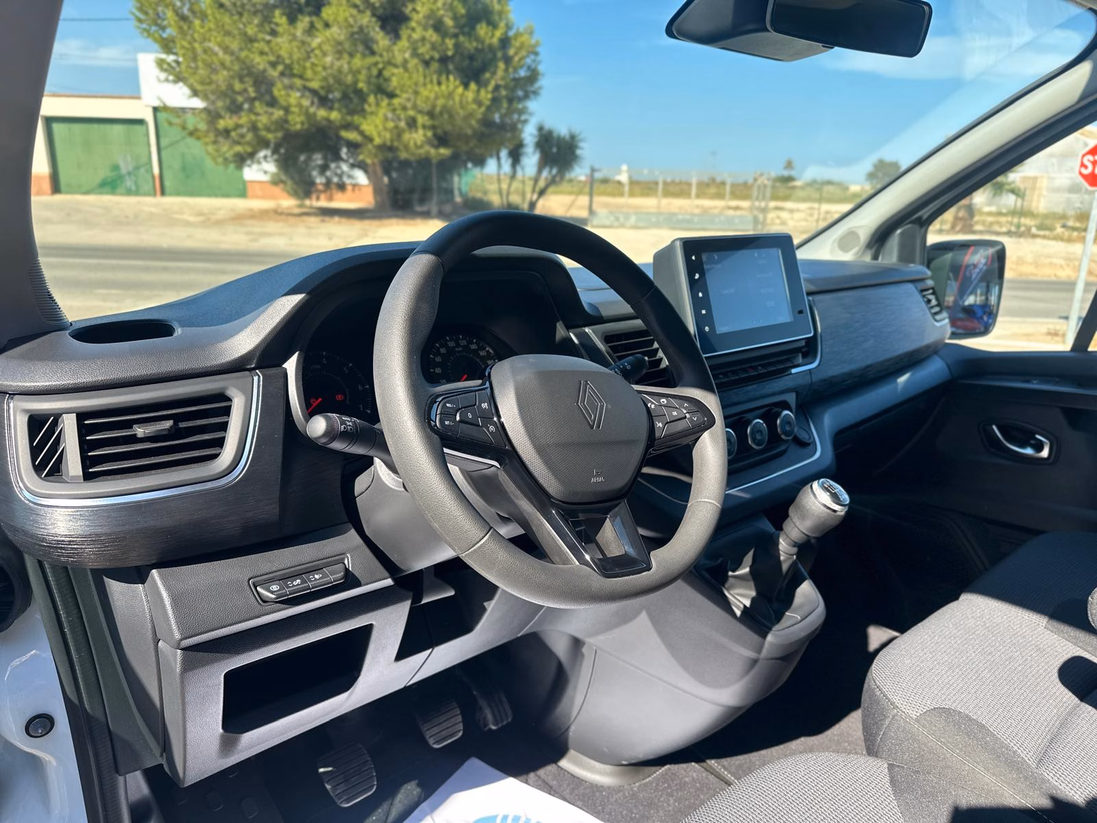 RENAULT TRAFIC 2.0 DCI 110CV L2H1 9 PLAZAS - Imagen 9